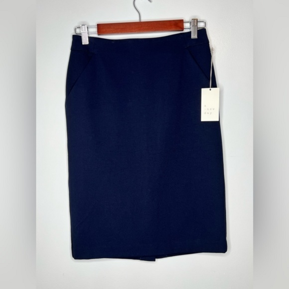 Pencil Skirt Navy‎ Size 4 NWT